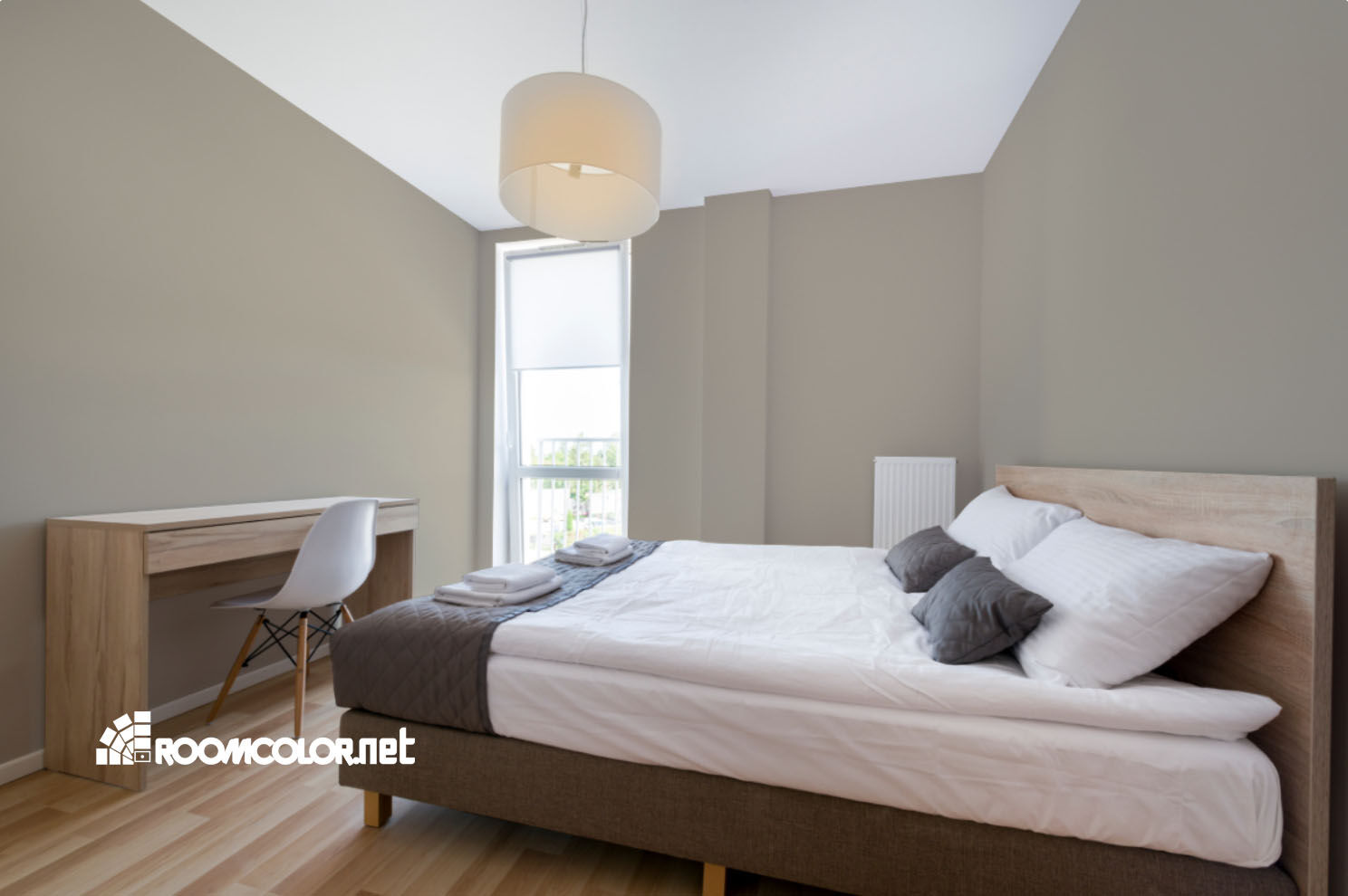 Dulux 40YY 51/084