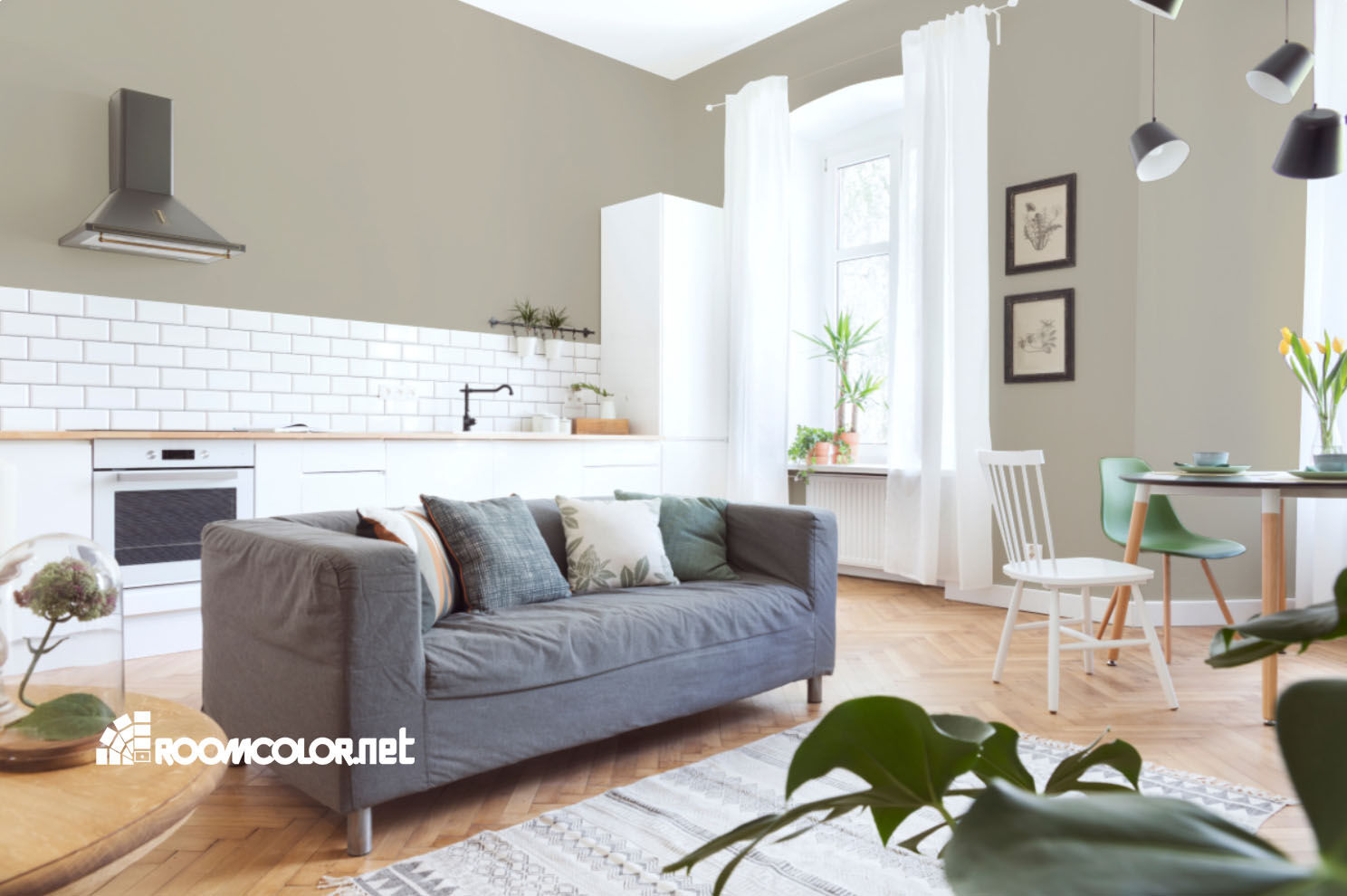 Dulux 40YY 51/084