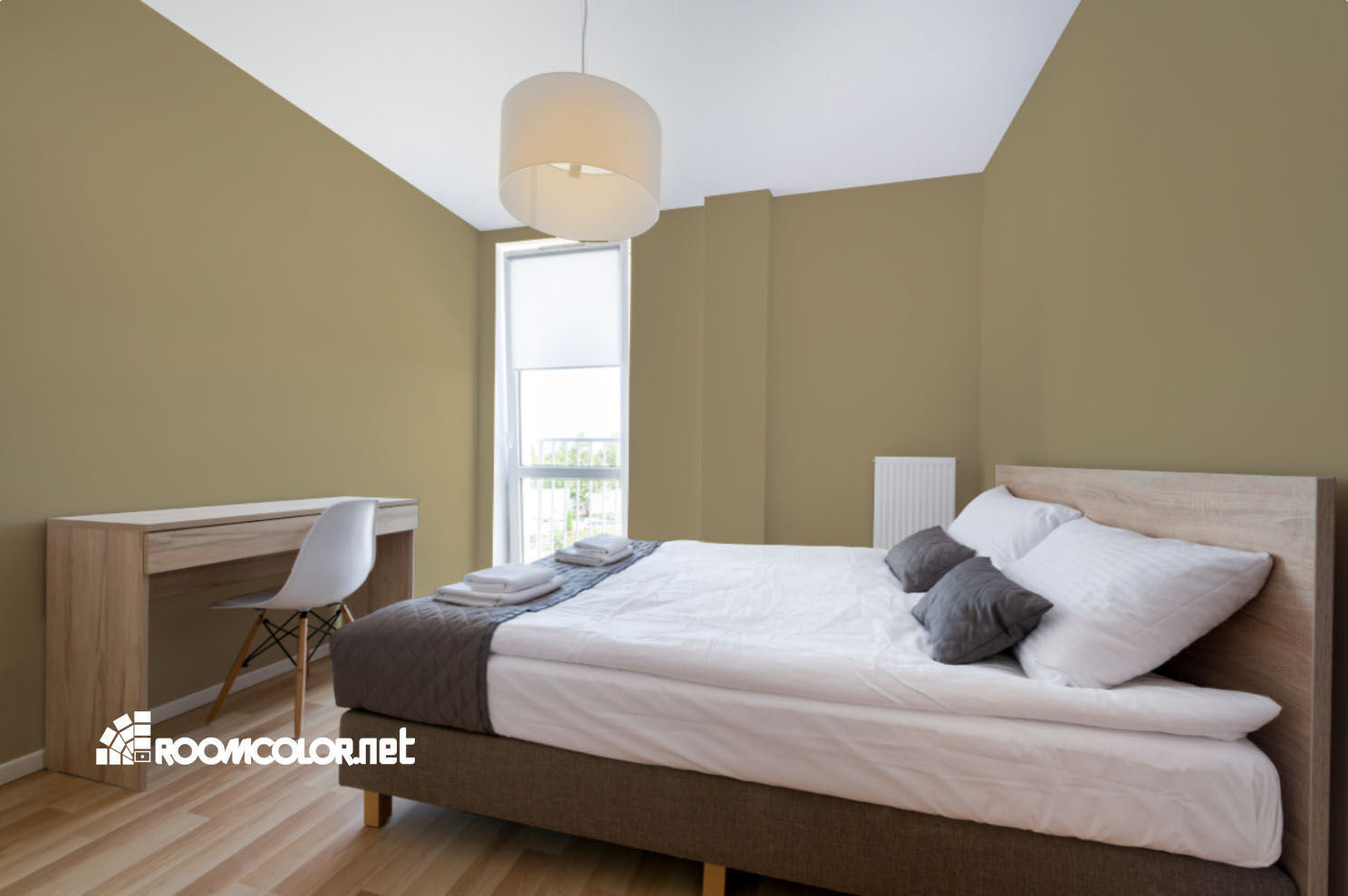 Dulux 47YY 40/227
