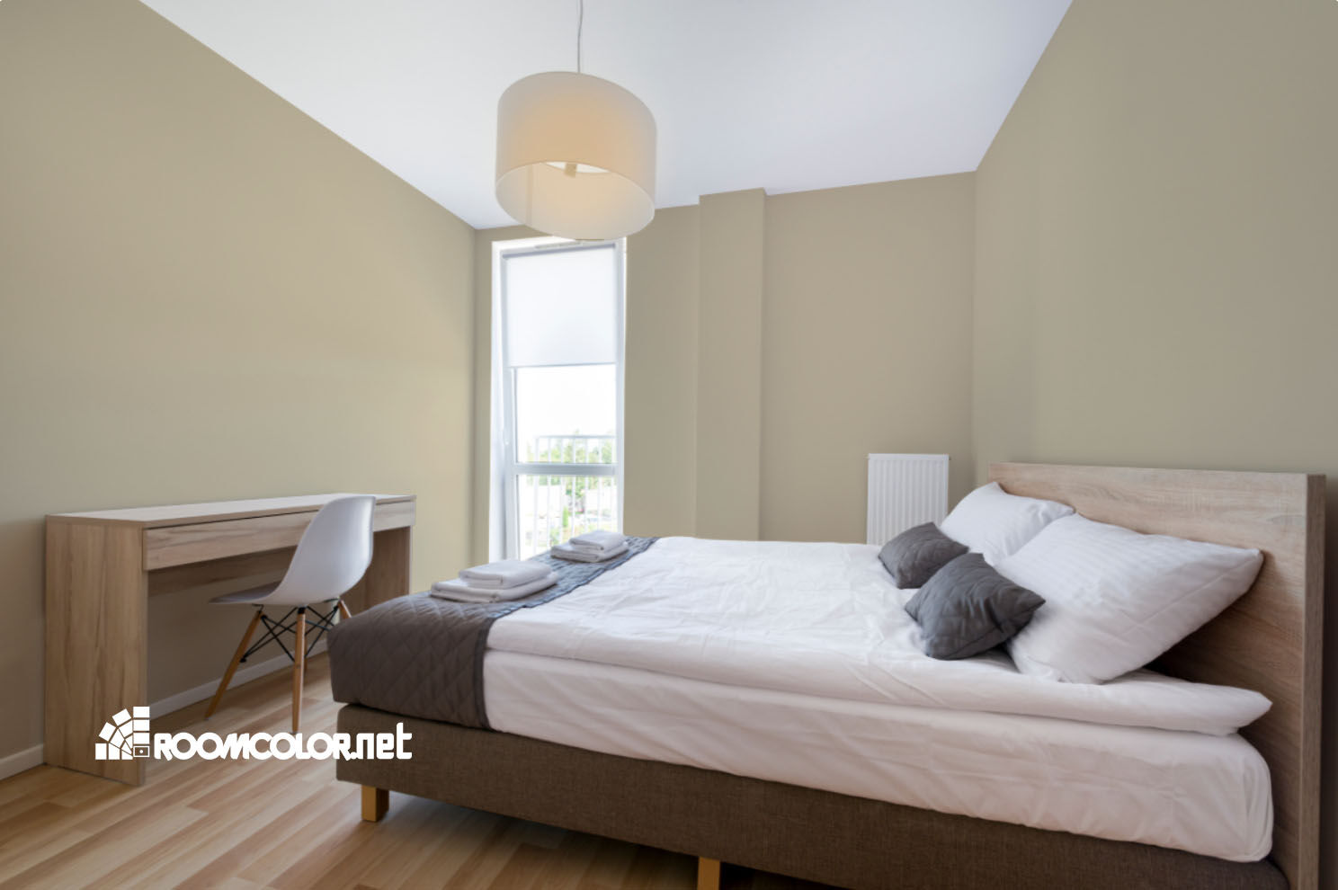 Dulux 47YY 62/143