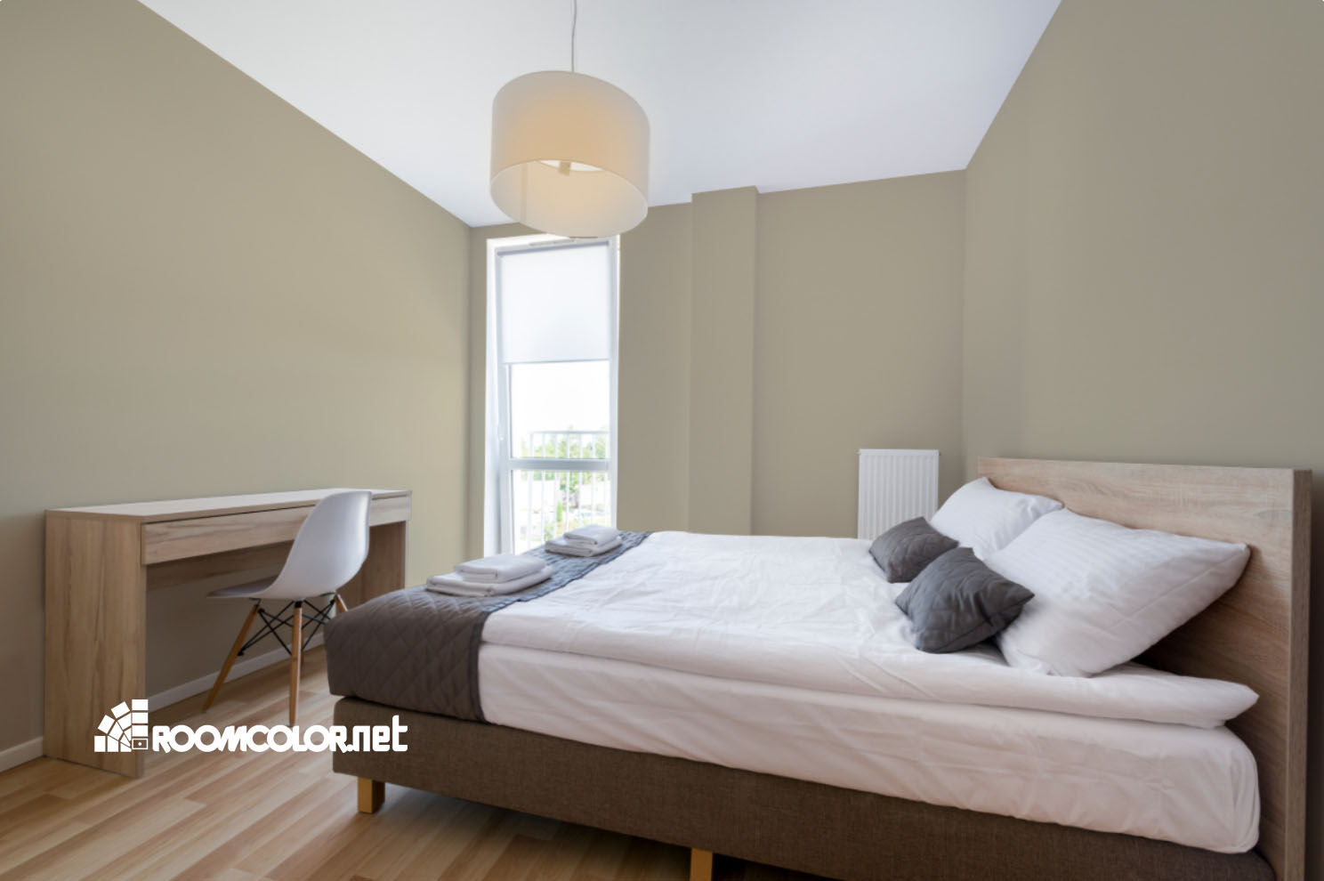 Dulux 52YY 55/131
