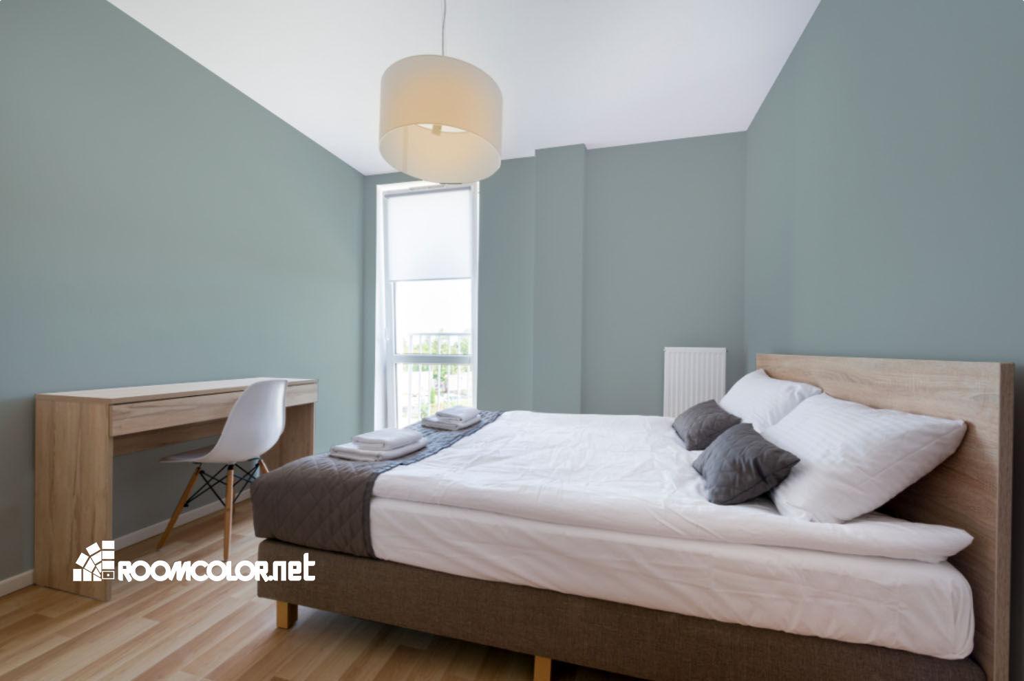 Dulux 54GG 47/053