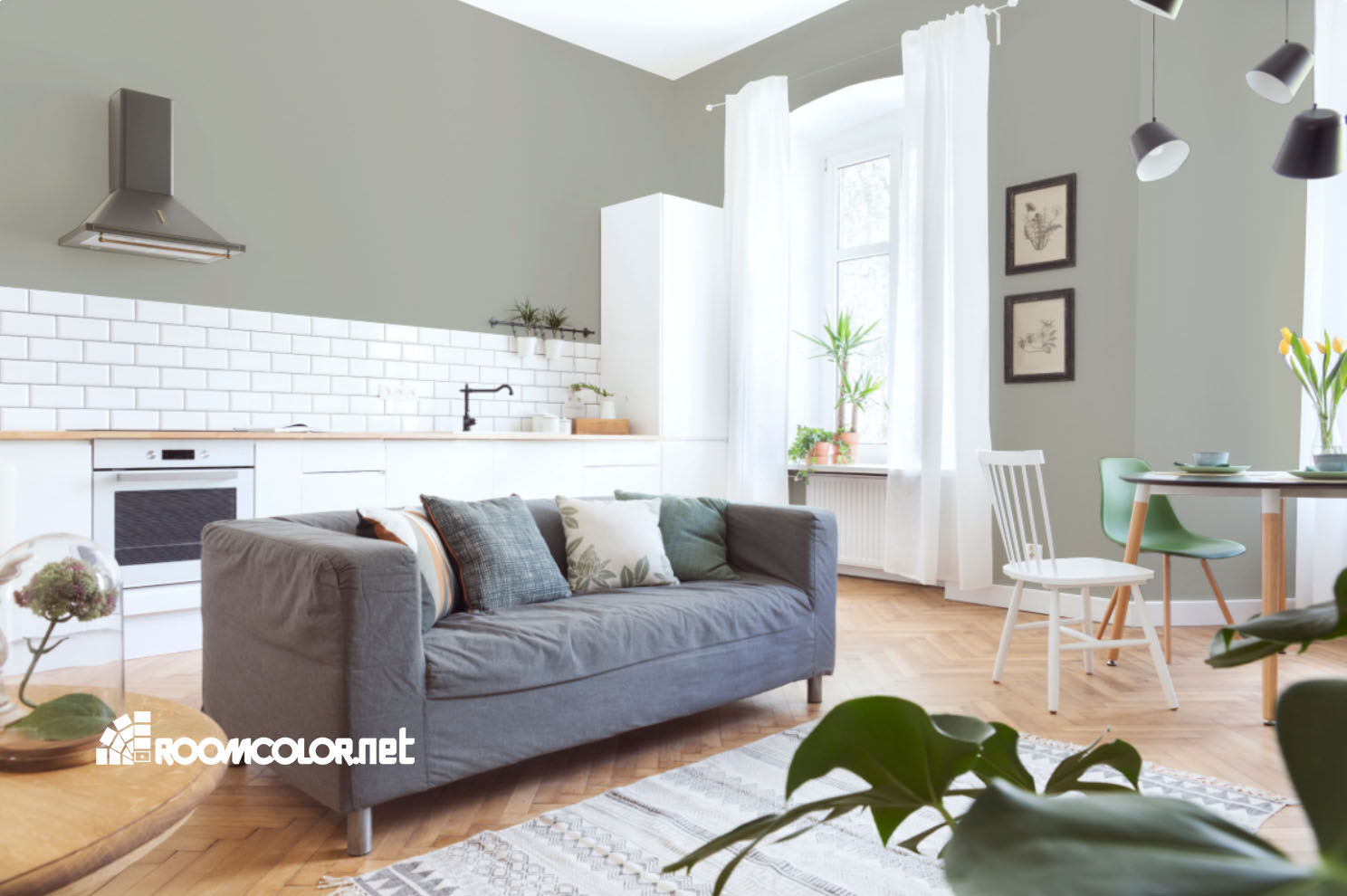 Dulux 70YY 46/053