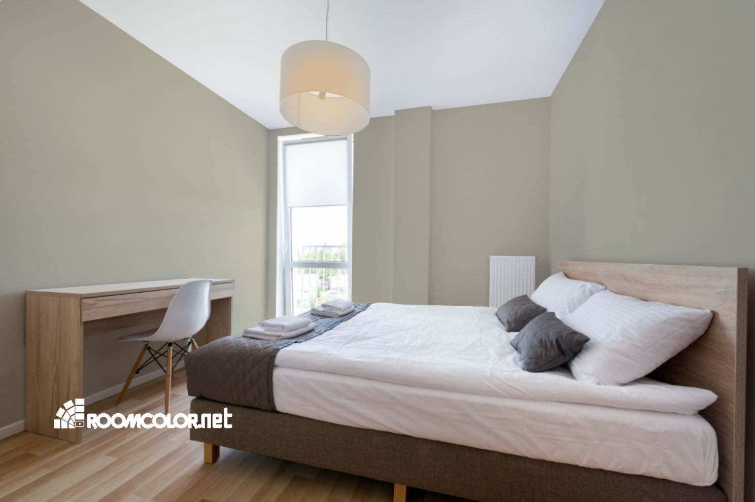 Dulux 70YY 57/098