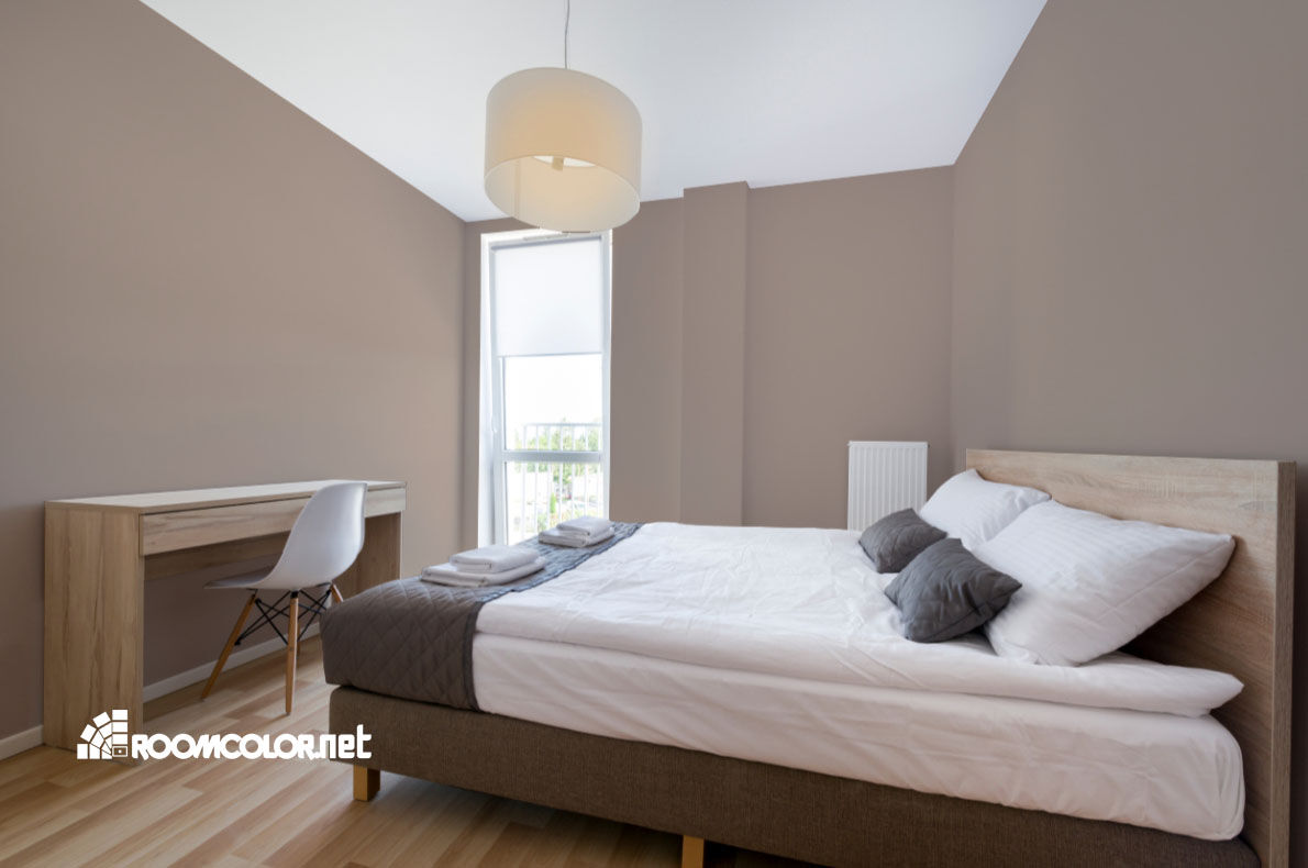 Dulux 90YR 43/101