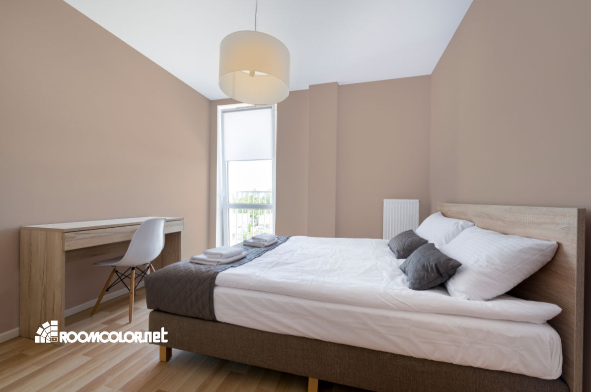 Dulux 90YR 53/132