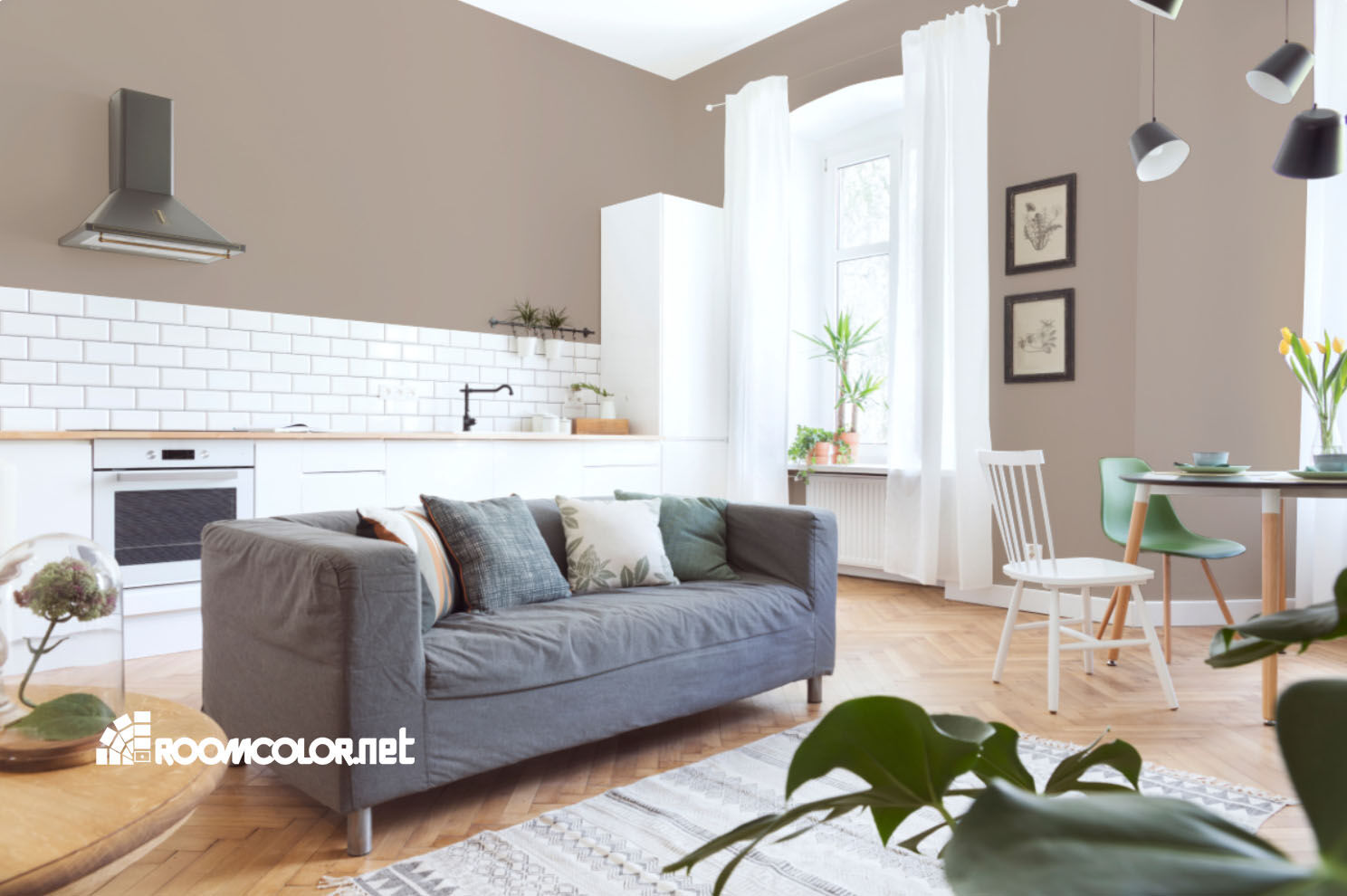 Dulux 90YR 43/101
